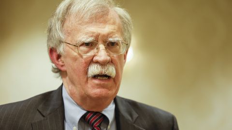 Ексрадника Трампа Болтона звинуватили у розголошенні секретних матеріалів