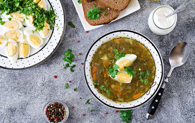 Вы точно делаете это не так: 7 правил от шефа, которые спасут вкус и цвет зеленого борща