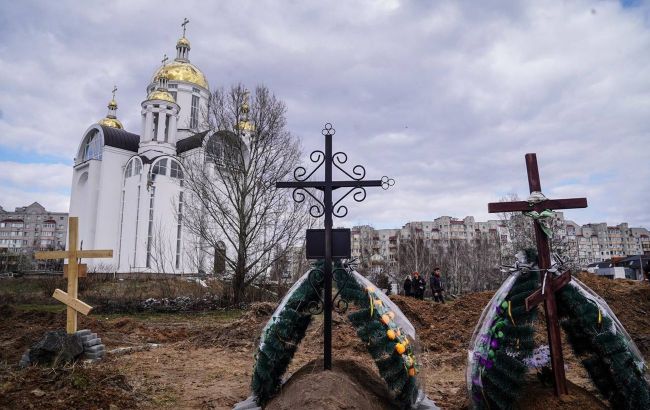 Более половины застрелили сознательно. Под Киевом за год найдено 15 массовых захоронений
