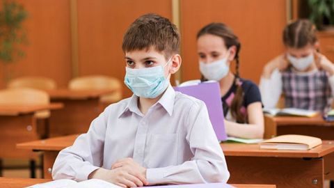 МОЗ дозволив вакцинувати дітей в Україні, але є умова