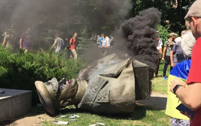 Харківський активіст повідомив про обшуки через знесення пам'ятника Жукову