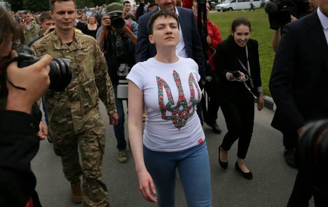 "Летят камни и уже не от москалей": Вера Савченко вступилась за сестру