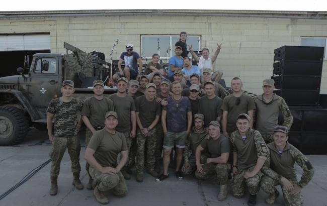ВВ поздравили воинов с Днем защитника Украины