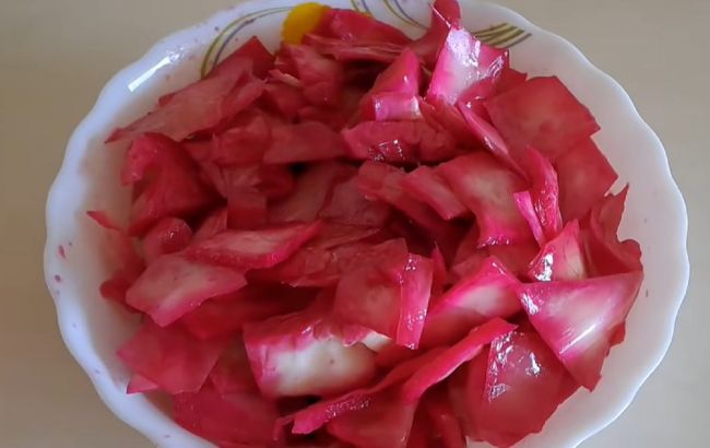 Хрустящяя "Пелюстка", которую съедают первой: капуста ярче корейской