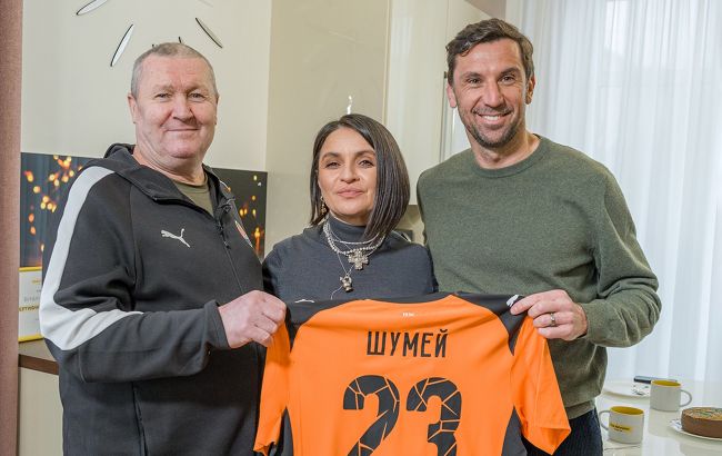 Сюрприз в день рождения. Ринат Ахметов подарил дом раненому защитнику Виталию Шумею