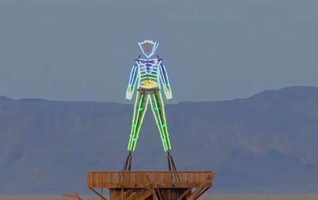 Самые яркие арт-объекты на Burning Man 2026: машина-мутант, Эйфелева башня и не только