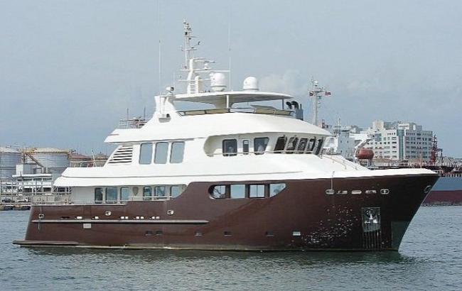 Яхта Януковича: краденные деньги продолжают приносить доход