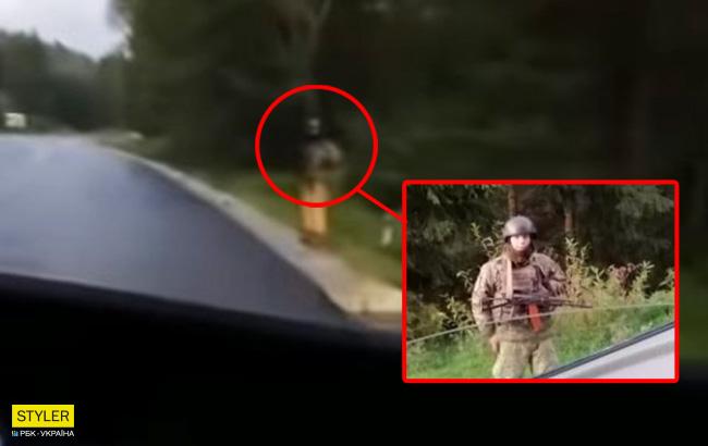 "А навколо вертольоти": біля "Буковелі" помітили дивних озброєних людей в масках (фото, відео)