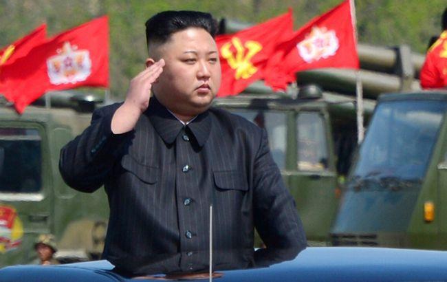 Ким Чен Ын освободил трех осужденных в КНДР американцев