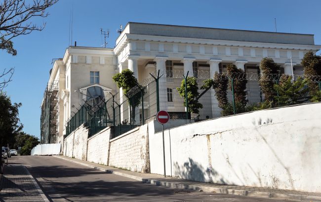 Мы обещали, что "продолжение следует". Командующий ВС отреагировал на "прилеты" в Севастополе