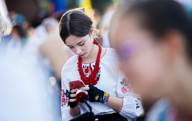 Языковой закон в сети: почему тарологам, коучам и бьюти-блогерам пора перейти на украинский