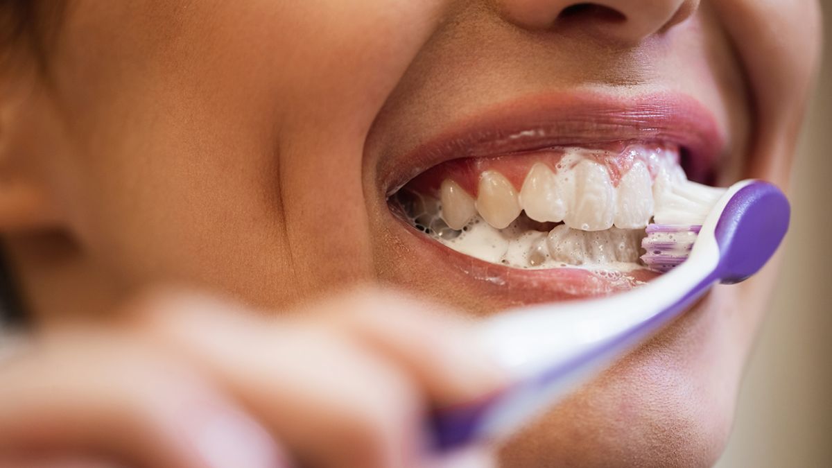 Как отбелить зубы дома без вреда для эмали? | Kurtova Dental Clinic