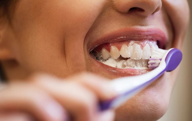 Найдена связь между нечисткой зубов и смертельной болезнью: новое исследование