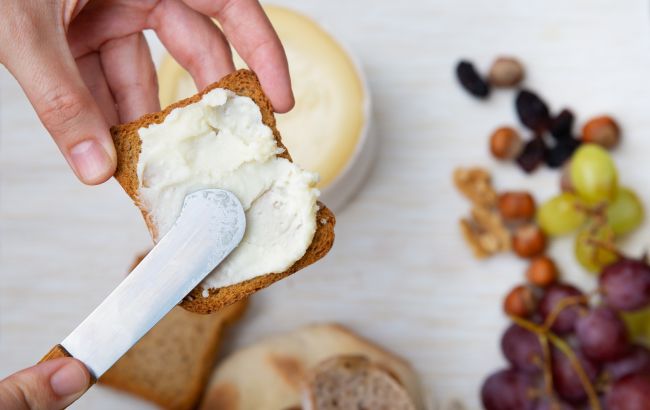 Як зробити домашній сир із одного літра молока: більше не купите магазинний
