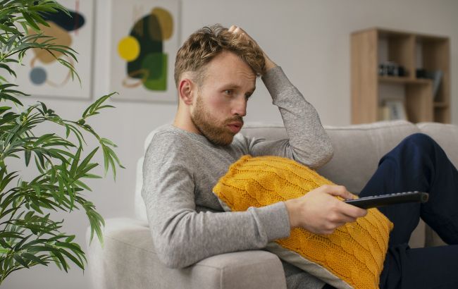 Небезпечно для очей: скільки часу можна дивитися телевізор без шкоди?