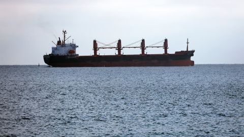 Трагедия в Южнокитайском море: корабль затонул, судьба двух моряков неизвестна