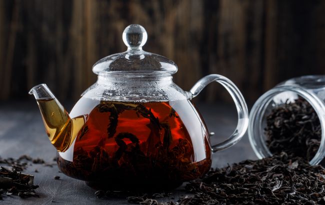 Незвичайні способи використання чорного чаю в побуті: корисні лайфхаки