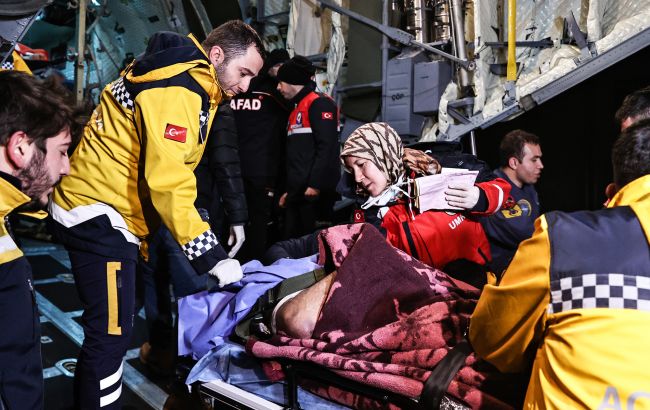 Землетрус у Туреччині: з-під завалів врятували українку з сином