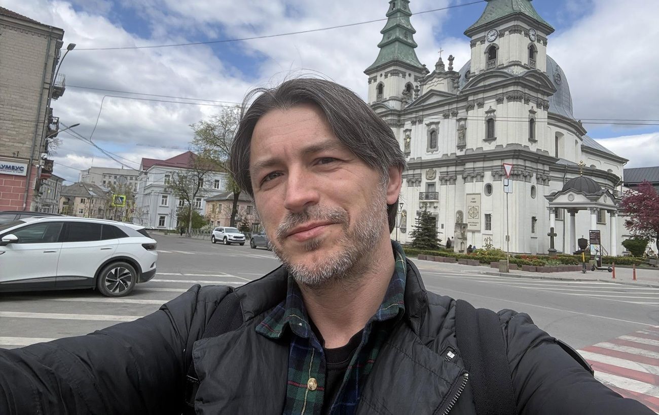 Сергій Притула відзначає 45-річчя з родинним портретом та зворушливими словами