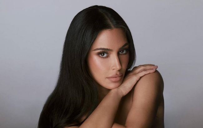 Ким Кардашьян показала обольстительный образ (фото)