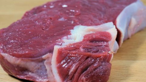 Три причины не мыть мясо и птицу перед приготовлением, которые вас успокоят