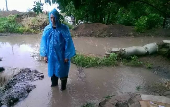 Біля Маріуполя злива затопила бліндажі і блокпости