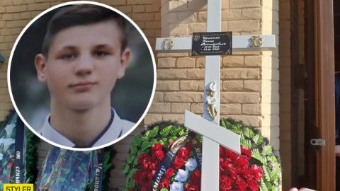 В Прилуках сотни людей пришли попрощаться с 14-летним Денисом: видео и фото
