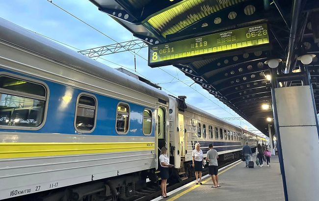 Как добраться до аэропорта Варшавы на поезде из Украины: удобный маршрут
