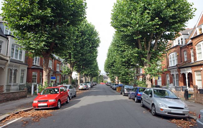 Список мест, где остановка авто запрещена: какие штрафы предусмотрены