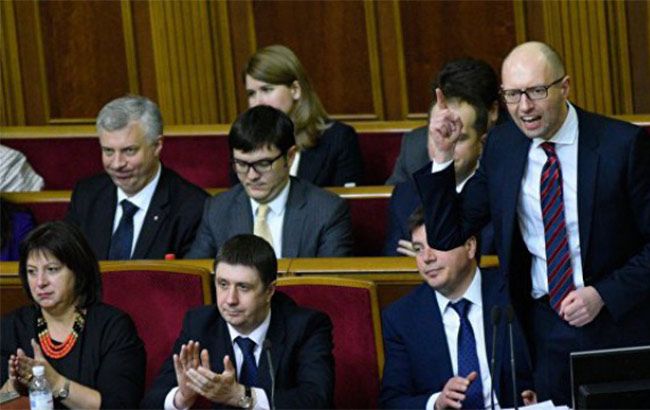 Перемоги і поразки: як Кабмін Яценюка відпрацював 2015 рік