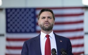 Венс назвав причину зростання цін на пальне у США і згадав про Україну