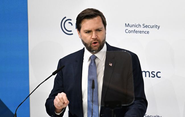 Венса після сварки з Зеленським зустріли проукраїнським протестом у Вермонті