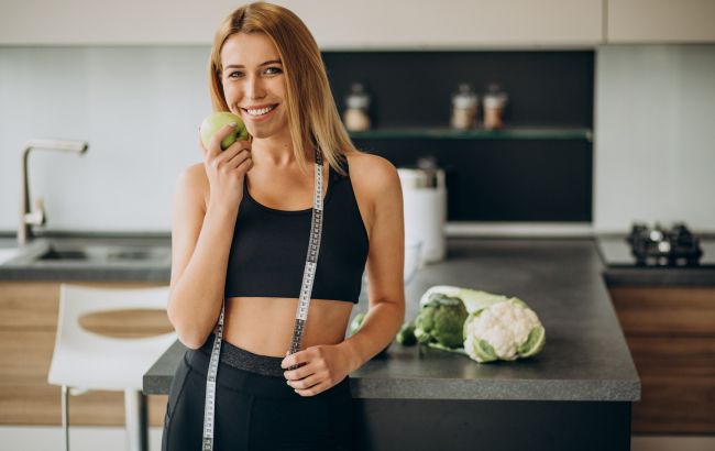 Експерт назвала важливу звичку, яка допоможе позбутись зайвих кілограмів