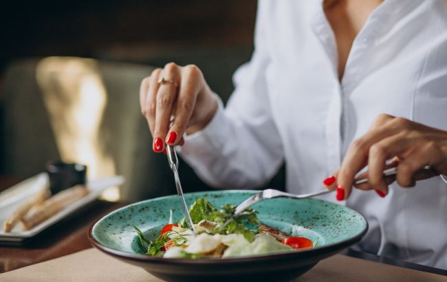 Академик рассказал, какое питание продлевает жизнь: всего два правила