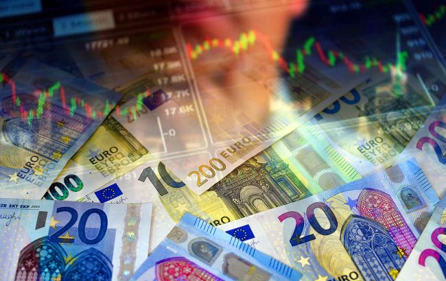 НБУ продовжує знижувати курс євро. Яка вартість валюти встановлена на завтра