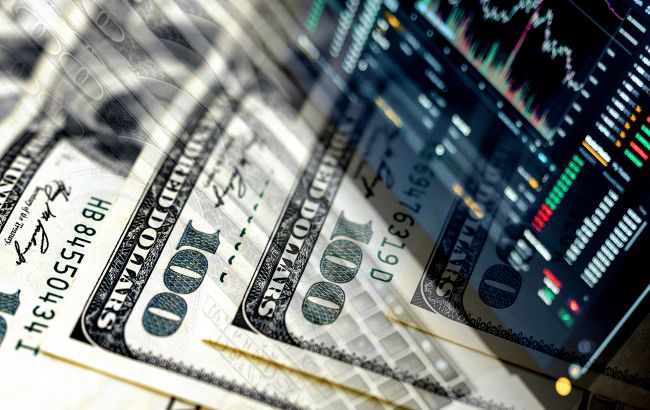 НБУ почав знижувати курс долара і євро. Як відреагували обмінники?