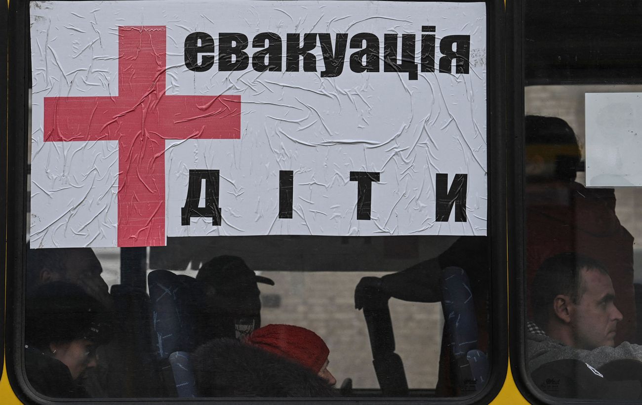 Під Харковом планують обов'язкову евакуацію дітей: як і звідки радять виїхати вже зараз