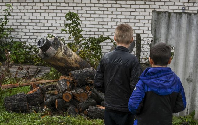 РФ удерживает в лагерях более 6 тысяч украинских детей для "политического перевоспитания", - США