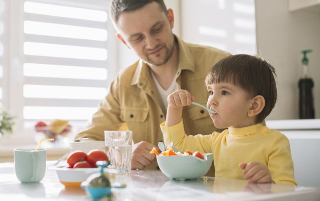 Что не стоит давать детям на завтрак: это следует запомнить родителям