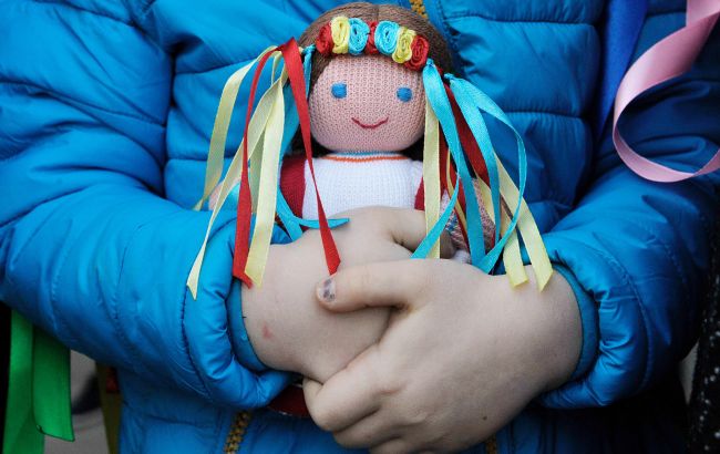 У Міноборони Британії назвали кількість українських дітей у "таборах перевиховання" РФ