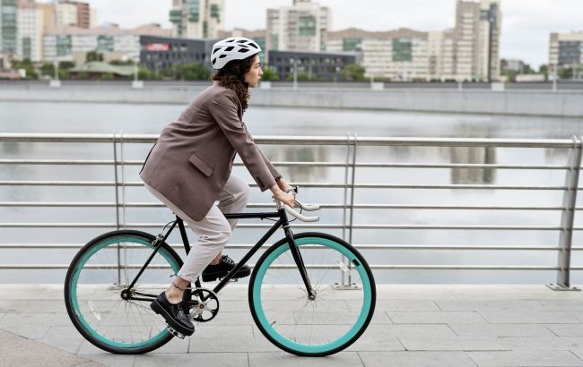 Як не нарватися на штраф: де дозволено їздити на велосипеді та що вимагає закон