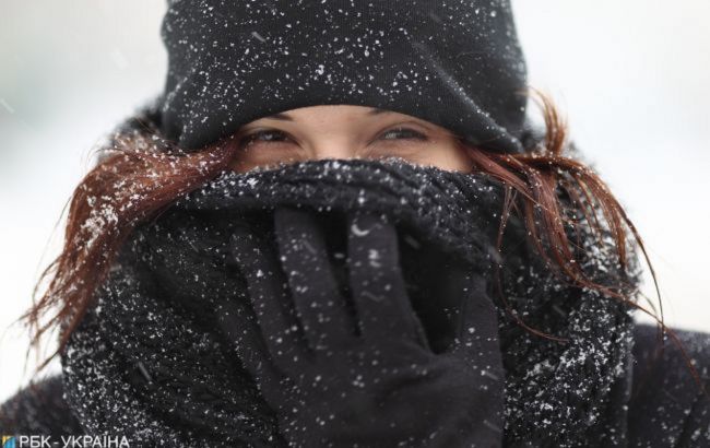 Шквальний вітер, сніг та ожеледь: в Україні різко погіршиться погода