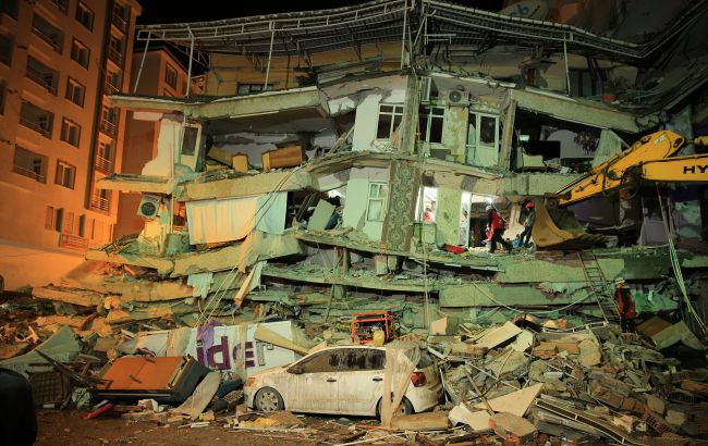 Землетрясения в Турции: власти заявили о первых жертвах
