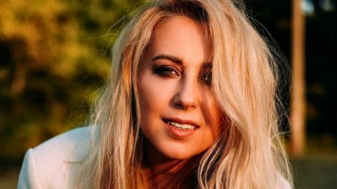 "Зовсім інша людина". Тоня Матвієнко здивувала перевтіленням в брюнетку (відео)