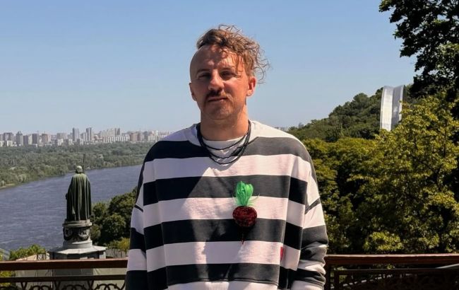 "Вже 9 місяців разом". Євген Клопотенко вперше показав кохану (фото)