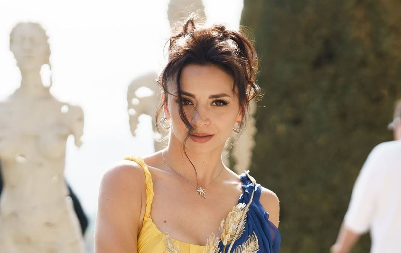 Qiz uxlayotgan odamni sikadi