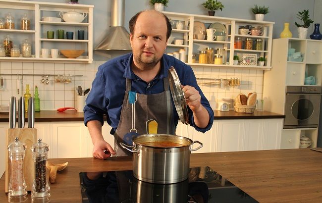 З лимоном і сиром: топ-3 небанальних супів від соліста групи "Тік" Віктора Бронюка