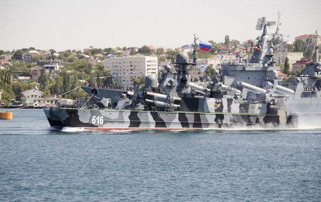 Россия захватила еще два украинских судна в Черном море