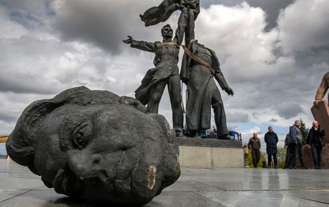 Понад 70% українців підтримують демонтаж пам’ятників, які пов’язані з Росією