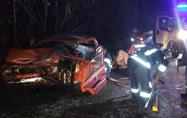 У Дніпропетровській обл. зіткнулися 2 легковики, є загиблий